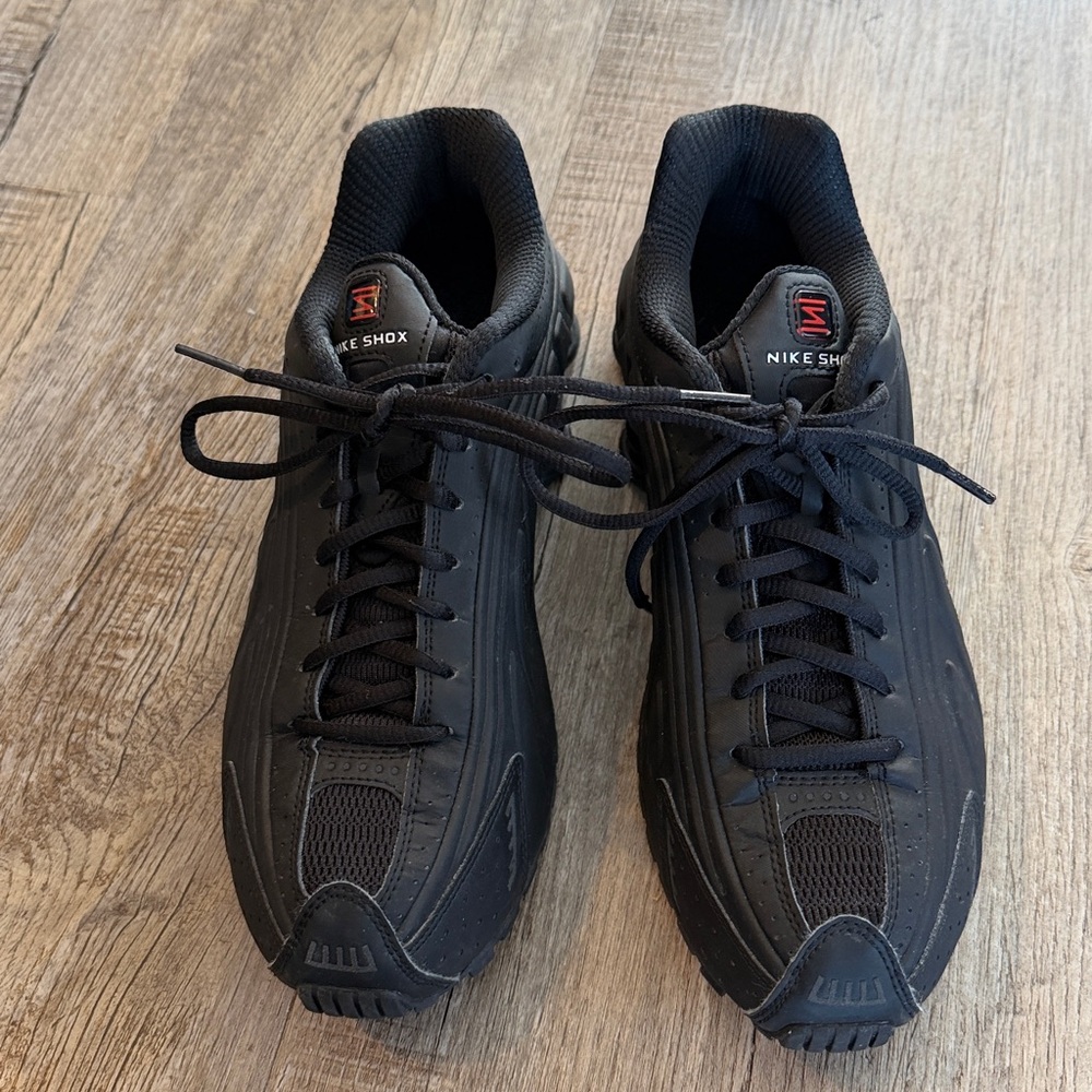 Nike Shox R4